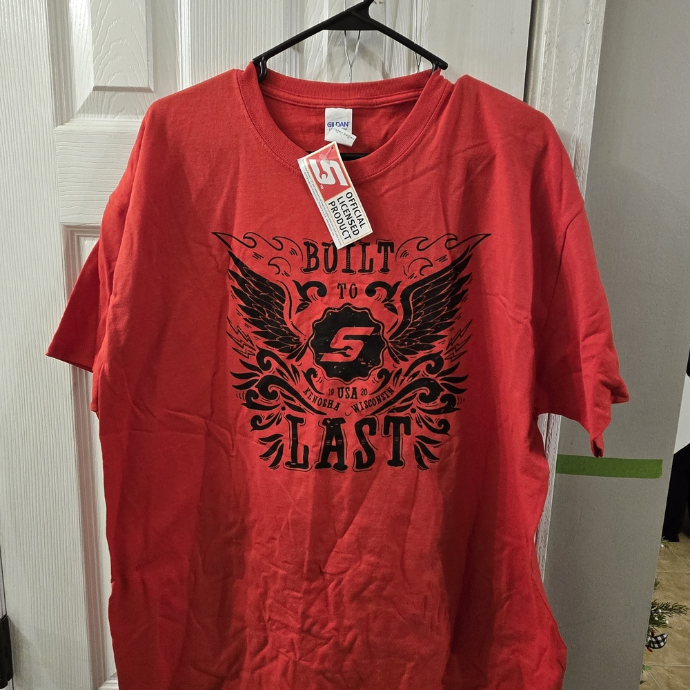 Gildan Red Graphic Tee - Built to Last